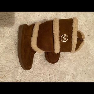 Kid MK boots size 7 toddler